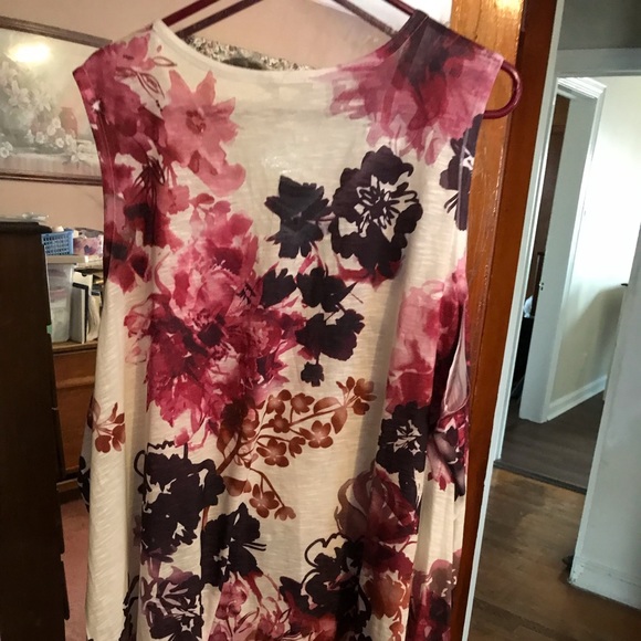 sleeveless v neck bandana top - Picture 3 of 4